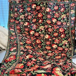 April Cornell 59W x 118L Tablecloth and ten matching napkins.